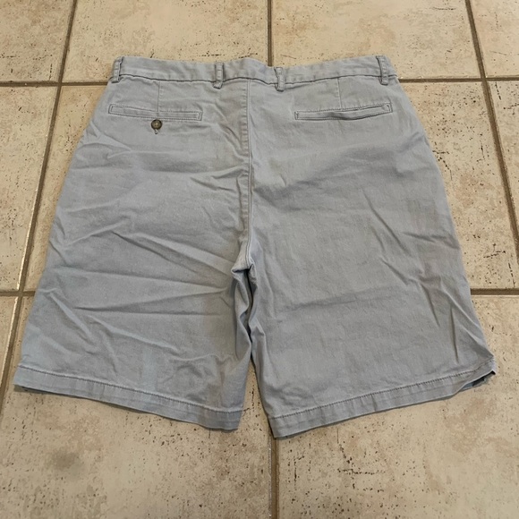 Old Navy Slim Built-in Flex Chino Shorts - Size 36 - Picture 3 of 6